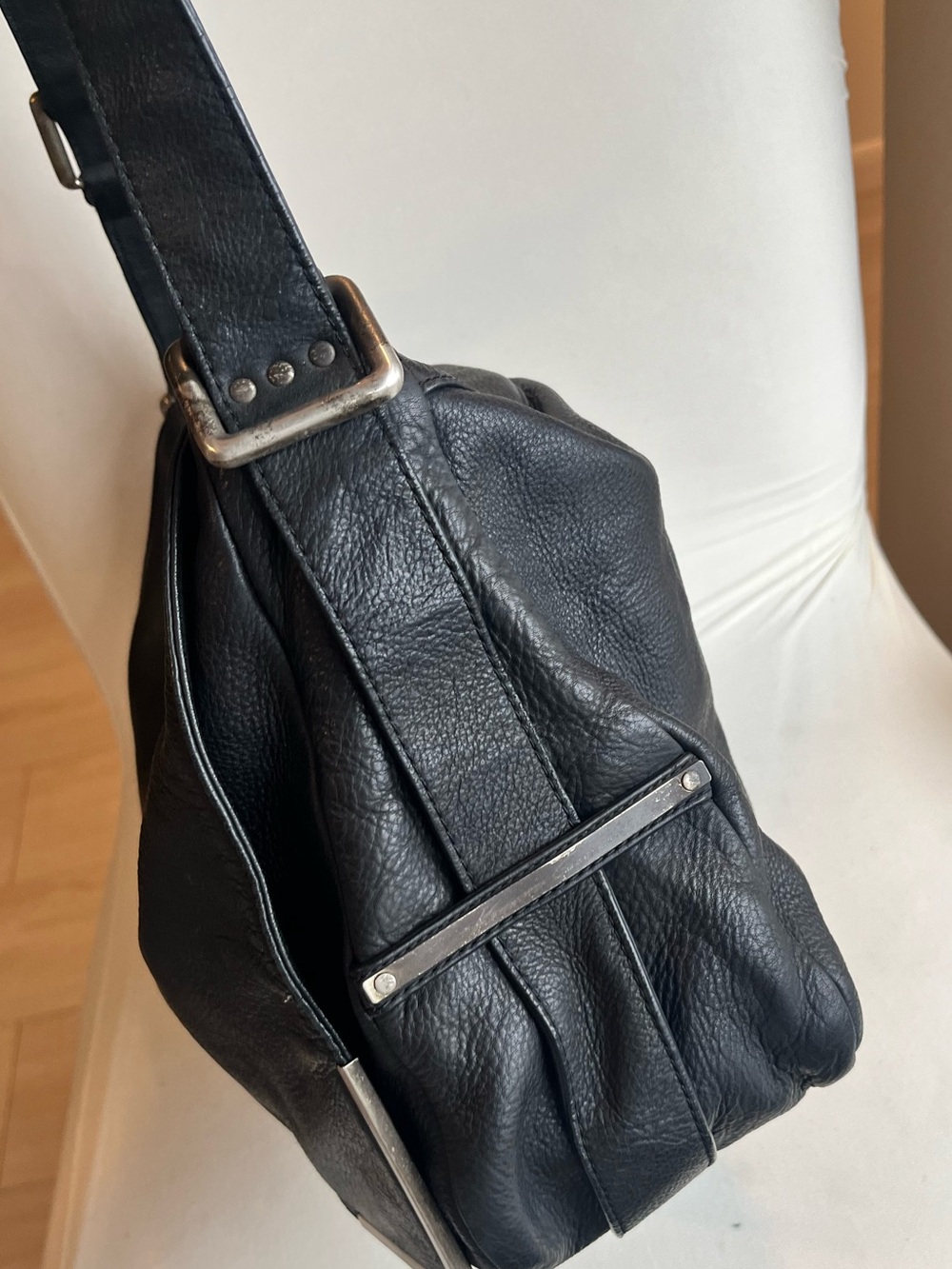 Kenneth Cole Black Leather Messenger Bag with Metal Corner Accents - Picture 5 of 9